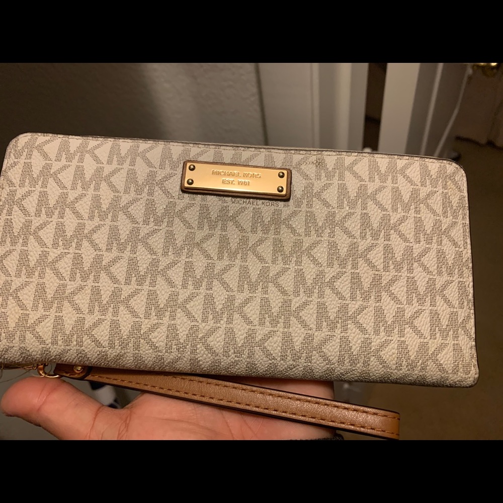 Michael kors wallet